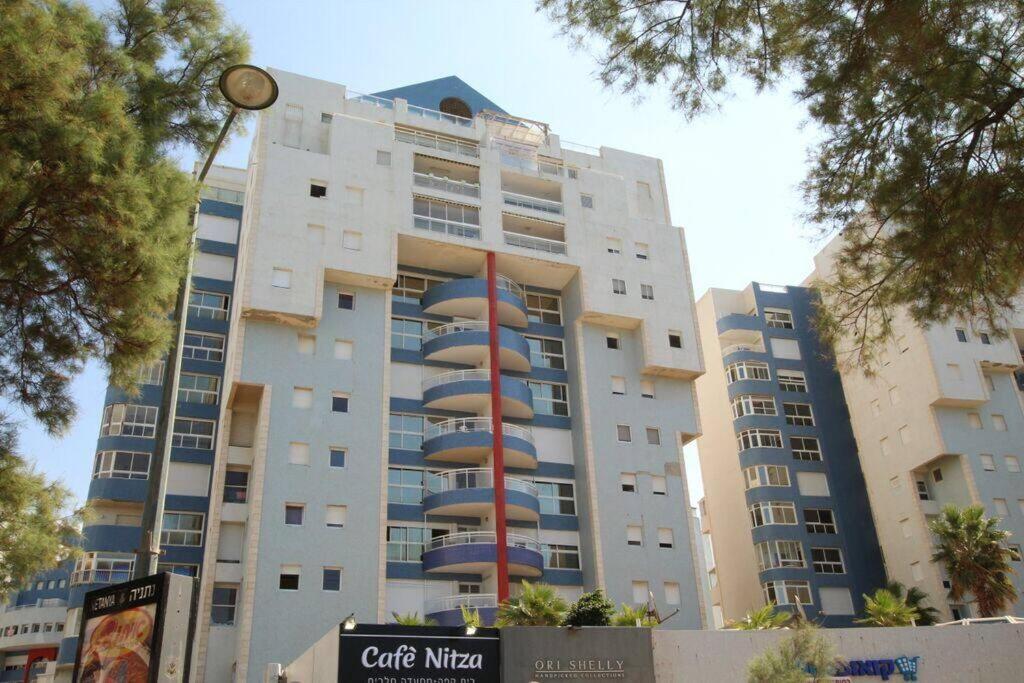 Royal Apartments , Blvd Nitza 8 Netanya Exterior photo